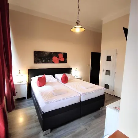 Sherwood Vojkovice Nad Ohří Hotel *