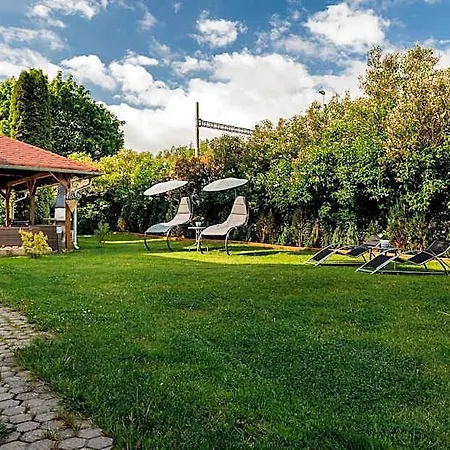 Sherwood Vojkovice Nad Ohri * Wickwitz