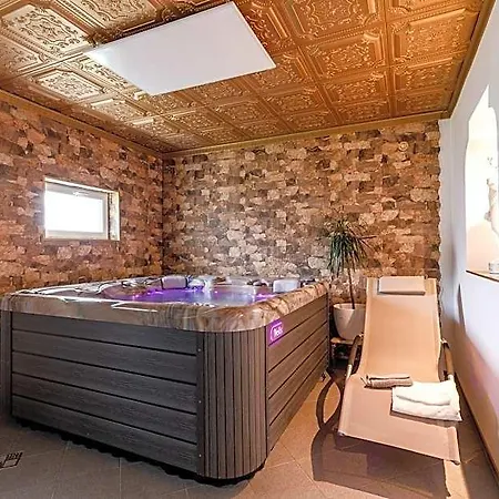 Sherwood Vojkovice Nad Ohri Hotell