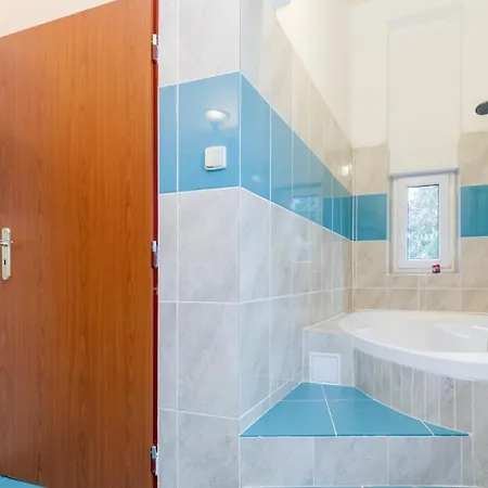 Hotell Sherwood Vojkovice Nad Ohri